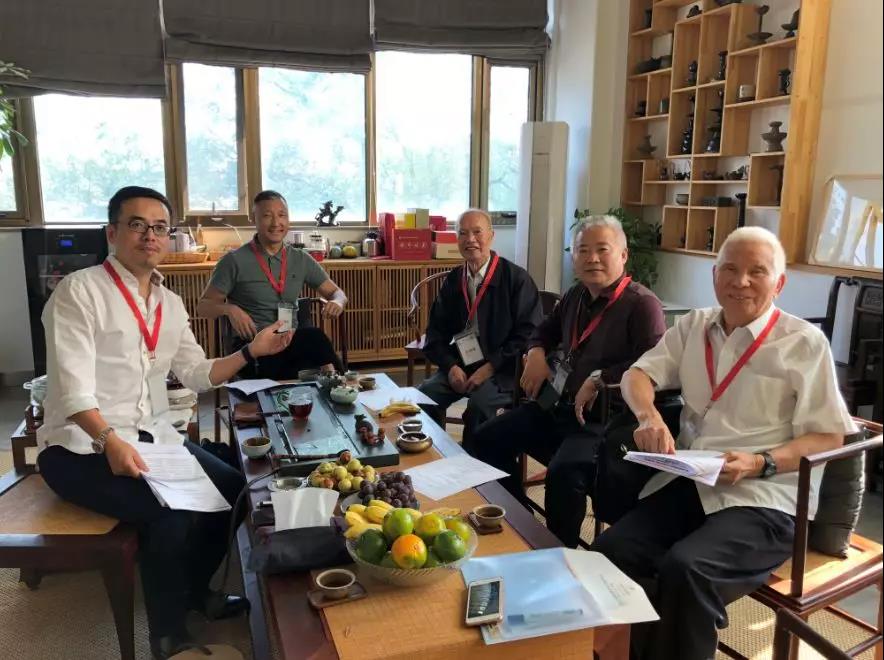 由左向右依次為王春龍先生、常志剛先生、王錦燧先生、徐華先生、任元會先生