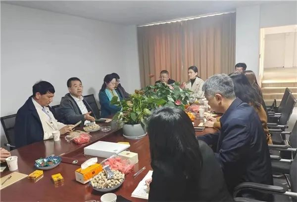 “大理元想”吹響國家級鄉(xiāng)村振興集結(jié)號(hào)，信達(dá)電通董事楊敏出席研討會(huì)